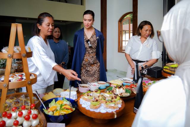 Restoran Gastronomi Neuro-Rasa: Saat Pecinta Kuliner Jakarta Oktober 2026 Nikmati Hidangan Nusantara Lewat Stimulasi Implan Saraf yang Ubah Rasa Sayur Organik Jadi Rendang Daging Murni